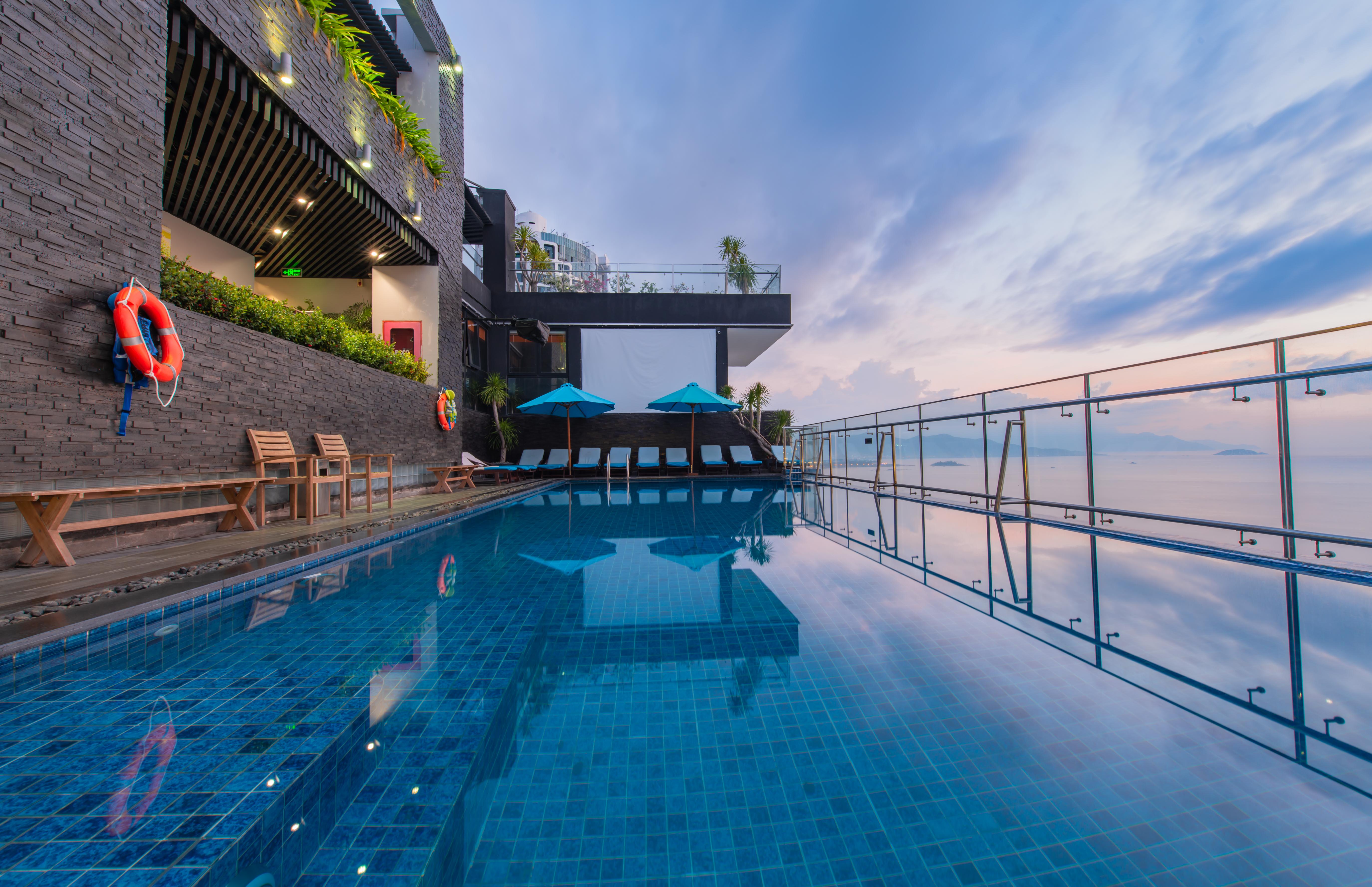 Maple Hotel & Apartment Nha Trang Exterior photo